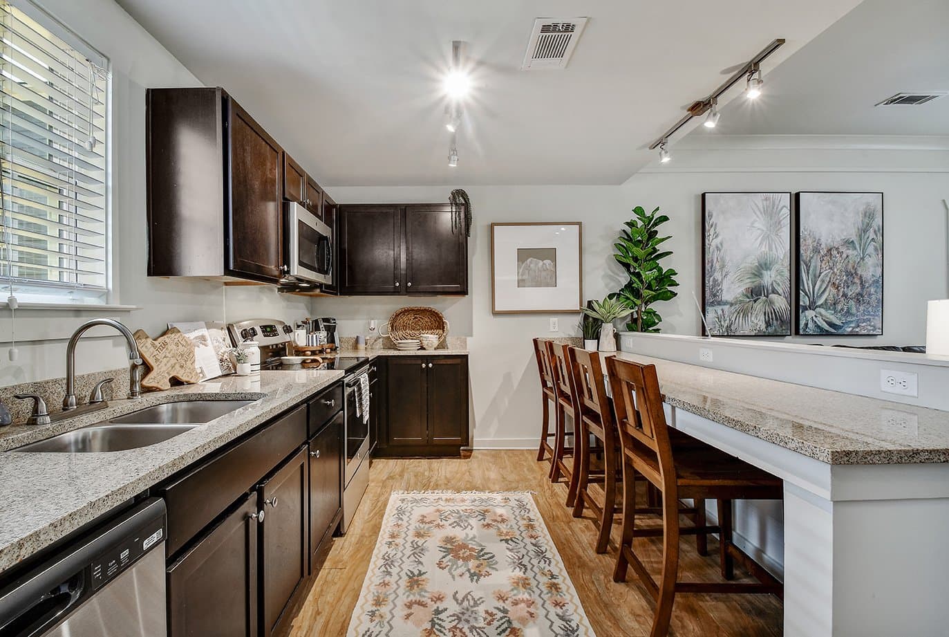 1415_Craddock_Avenue_0006