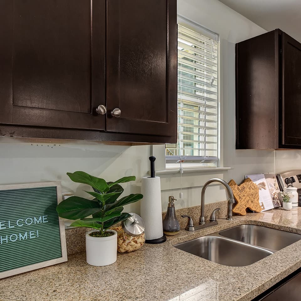 1415_Craddock_Avenue_0008